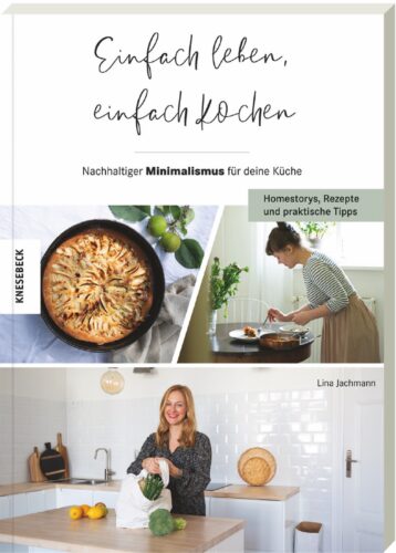 Das Buch vermittelt Schritt für Schritt, wie man in der Küche zu mehr Einfachheit und Ordnung gelangt auf eine nachhaltige Art und Weise. Dazu kommen ebenso simple Rezepte. „Einfach leben, einfach kochen“ von Lina Jachmann, erschienen im Knesebeck Verlag, 28 Euro.