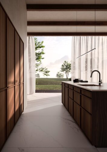 Asiatisch präsentiert sich die dunkle Holz-Küche „Kyoto“ mit schmalen Profilen. Sie ist aus Echtholz gefertigt, von Leicht.