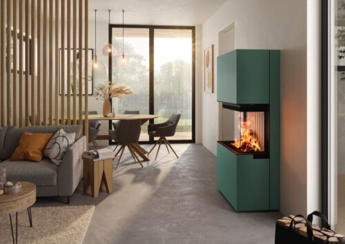 Ein toller Farbtupfer ist die Kompaktanlage „Saphir“ aus der „Lean-Serie“ von Spartherm in Türkis. Ein großer Vorteil ist, dass das Gerät wenig Platz benötigt, da nach hinten kein Mindestabstand eingehalten werden muss und der Kamin gleich vor die Wand gestellt werden kann. Das Design mit der breiten Feuersicht ist zeitlos. Technisch hat das Gerät eine mehrteilige, Infrarotbeschichtete Brennraumverglasung. Das sorgt für einen reduzierten Strahlungsabstand, hohe Brennraumtemperaturen und eine verringerte Anhaftung von Ruß oder Asche.