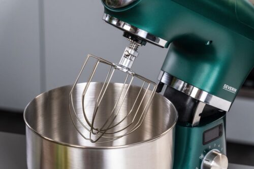 Die Küchenmaschine von Severin kombiniert elegantes Design mit hochwertiger Funktion. Ein unverzichtbares Werkzeug für alle, die Leidenschaft und Präzision in ihre kulinarischen Kreationen einbringen möchten.