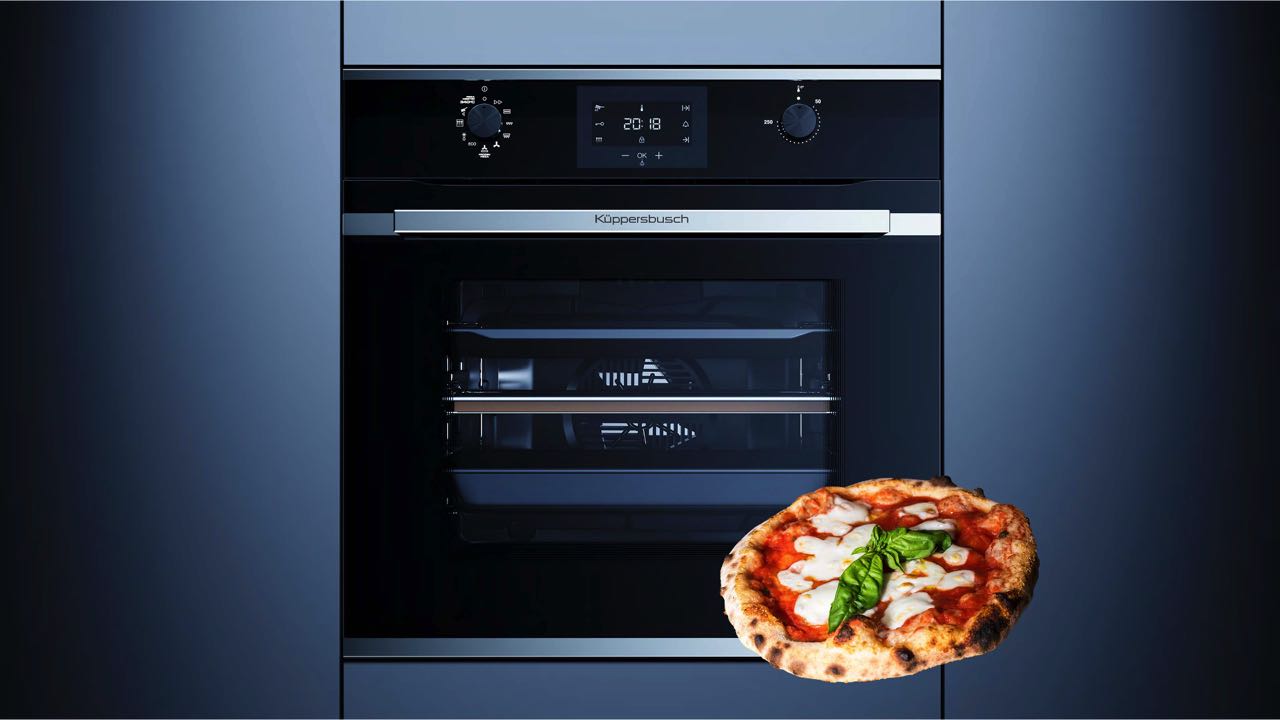 Der kompakte Ofen von Küppersbusch hat eine spezielle Pizzafunktion und kann auf bis zu 340° aufgeheizt werden. Je nach Teig, benötigt die Pizza so nur etwa drei Minuten, bis sie fertig gebacken ist. 