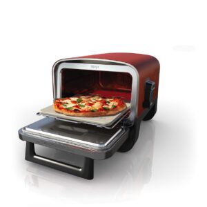 Der Hochtemperaturofen „Woodfire“ von Ninja ist super, um Pizza darin knusprig zu backen. Er ist eine Ergänzung zur Outdoorküche von Ninja.