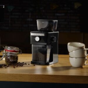 Elegant in Schwarz kommt die Kaffeemühle „CM252“ von Graef daher. Sie mahlt besonders aromaschonend und leise und hat 17 Stufen. Sie ist perfekt geeignet für Einsteiger.