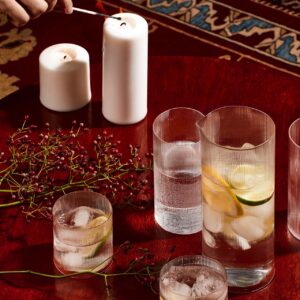 Es geht doch bei einem leckeren Cocktail nichts über stilvolle Gläser. Hochwertig kommen die transparenten Schönheiten aus Glas aus der Serie „Circle“ von Lasvit daher.