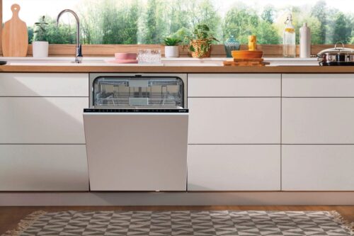 Gorenje erweitert die Hygienestandards in der Küche mit seiner UV-Licht-Funktion in den UltraClean-Geschirrspülern – und macht Keimen sowie Bakterien damit erfolgreich den Garaus.