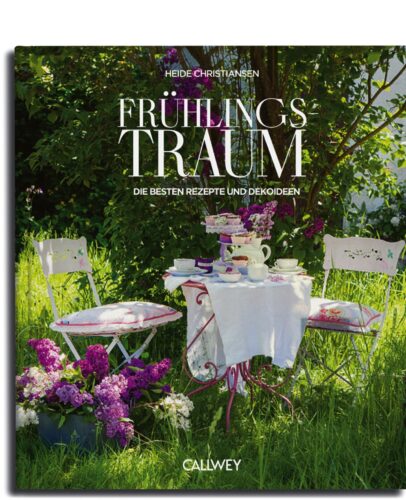 Endlich Frühling! Und das zelebriert das Buch „Frühlings-Traum” von Heide Christiansen ausgiebig. Darin findet man Rezepte für Ostern, Blumen- und Kreativ-Ideen, Tipps für den frühlingshaften Brunch, alles rund ums Ei und Garten-Inspirationen. Einen Blick hineinzuwerfen lohnt sich wirklich! Erschienen im Callwey Verlag, 35 Euro.