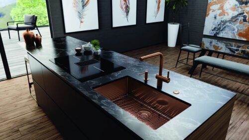 Mythos Masterpiece von Franke revolutioniert mit F-Inox Technologie: Kratzresistente, hygienische und hitzebeständige Edelstahl-Becken in eleganten Metallic-Farben. Mühelose Reinigung dank Abperl-Effekt, für einen dauerhaft schönen, künstlerischen Küchenlook.