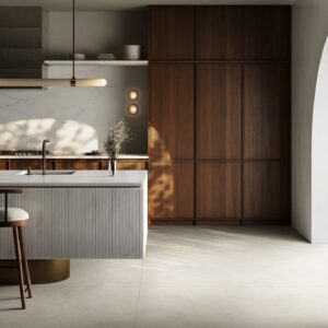 Cosentino bringt stellt mit „Dekton® Ukiyo“ eine neue Kollektion mit linearer Rillenstruktur vor. Optische Hochwertigkeit kommt gepaart mit Langlebigkeit daher. Die Kollektion wurde in Zusammenarbeit mit der international renommierten Innenarchitektin und Produktdesignerin Claudia Afshar entwickelt. Die Fliese ist verlegefertig erhältlich.