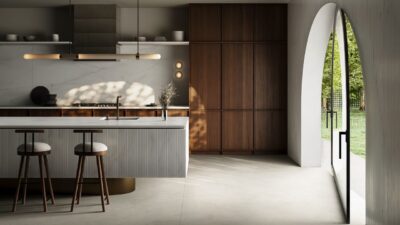 Cosentino bringt stellt mit „Dekton® Ukiyo“ eine neue Kollektion mit linearer Rillenstruktur vor. Optische Hochwertigkeit kommt gepaart mit Langlebigkeit daher. Die Kollektion wurde in Zusammenarbeit mit der international renommierten Innenarchitektin und Produktdesignerin Claudia Afshar entwickelt. Die Fliese ist verlegefertig erhältlich.