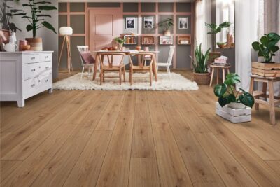 Das Design „Aquaprotect Smart“ von Logoclic ist wasserresistent und unempfindlich gegen Kratzer, außerdem lichtecht und wohngesund, denn er ist zu hundert Prozent CO2-neutral und auch für Allergiker bestens geeignet.