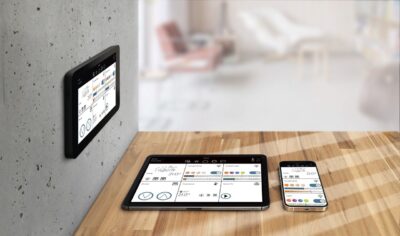 Das „Smart Panel 8“ von Jung ist die Lösung für ein intuitiv steuerbares digitales System ohne zusätzlichen Server. Gesteuert werden Beleuchtung, Verschattung, Heizung, Musik und vieles mehr. Möglich ist das zentral an der Wand und dezentral mit Tablet oder Smartphone im lokalen Netzwerk. 