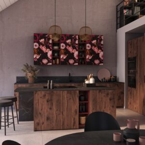 Eine große Portion Romantik bringt der Blumenprint „Bloom Black“ von Maison Le Callennec in den Raum. Das hübsche Blüten-Muster ist perfekt zu dunklem Holz und hat eine warme Ausstrahlung. Alternativ passt der Druck zu modernen weißen Möbeln. Um zu vermeiden, dass es kitschig aussieht, sollte der restliche Raum eher schlicht gehalten sein, von Schmidt Küchen.