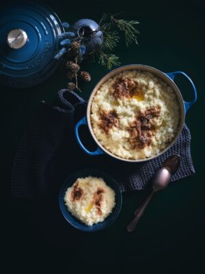 Milchreis mit Butter und Zimt. Credit: Le Creuset