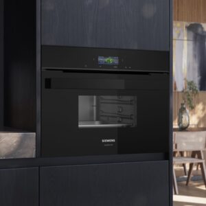 Ein benutzerfreundliches Menü mit schickem Display mit Touchbedienung, das hat der Backofen von Siemens zu bieten. Durch vorinstallierte automatische Back- und Bratprogrammen gelingt garantiert jedes Gericht. Es wird per Touchdisplay ausge-wählt und die Backofen-Sensoren kümmern sich um die Zubereitung. Er schaltet sich aus, sobald das Essen fertig ist.