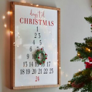 Ein einziges Bild genügt, um ein weihnachtliches Gefühl zu wecken. Das Bild ist hübsch als Deko und verkürzt noch dazu die Zeit bis Weihnachten durch den dekorativ gestalteten Countdown. Ein Spaß für die ganze Familie, von Mirabeau über Otto.