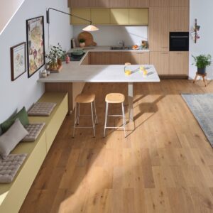 Die L-Küche von Global Küche präsentiert sich in ansprechendem Holzdesign und kombiniert Funktionalität mit zeitloser Eleganz. Die hochwertigen Materialien und das durchdachte Design sorgen für Strapazierfähigkeit und eine angenehme Arbeitsatmosphäre.