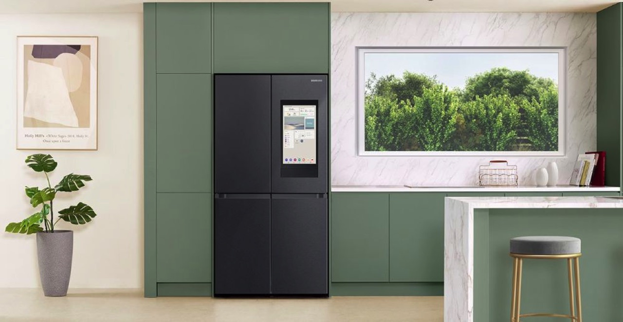 Samsung Family Hub Premium Black Steel. Foto: Samsung | KÜCHEN JOURNAL Samsung Family Hub Premium Black Steel. Foto: Samsung