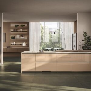 #Obwohl unterschiedliche Fronten-Designs gewählt wurden, sieht man dennoch, dass die Wohnflächen eine Einheit bilden. Die unterschiedliche Gestaltung macht den Look erst richtig lebendig. Die Arbeitsplatte der Insel wurde beim schwebenden Sideboard im Wohnbereich wieder aufgegriffen. Aus der Kollektion „Essenza“ von Scavolini.