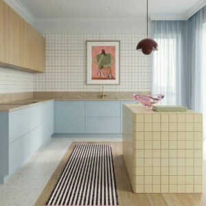 Der waschbare Streifenteppich „Stripe Rug Pomegranate“ von Maison Deux besteht aus robustem, phthalatfreiem PVC mit Polyestergewebe und eignet sich ideal für Küche oder Essbereich. In Kombination mit den sanften Pastelltönen der Küche bringt er Farbe auf den Boden und unterstreicht den wohnlichen bunten Charakter. Teppich ca. 149 Euro. | KÜCHEN JOURNAL Der waschbare Streifenteppich „Stripe Rug Pomegranate“ von Maison Deux besteht aus robustem, phthalatfreiem PVC mit Polyestergewebe und eignet sich ideal für Küche oder Essbereich. In Kombination mit den sanften Pastelltönen der Küche bringt er Farbe auf den Boden und unterstreicht den wohnlichen bunten Charakter. Teppich ca. 149 Euro.